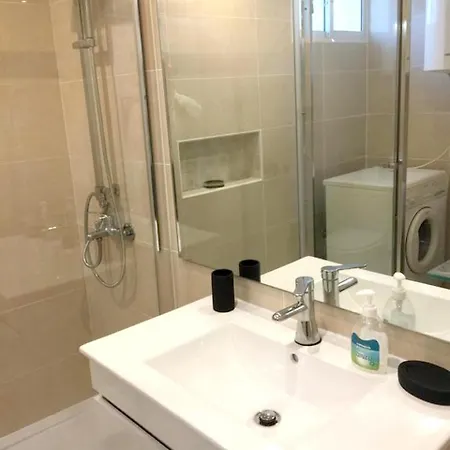 Apartmán With 2 Bedrooms In Portimao, With Furnished Terrace And Wifi - 100 ... *